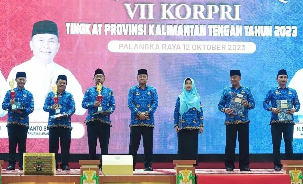 Sekretaris DPRD Kalteng Raih Juara Narahubung Kafilah Terbaik Kedua MTQ Korpri Kalteng 2023